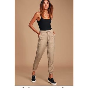 NWOT blank nyc beige pocket jogger pant